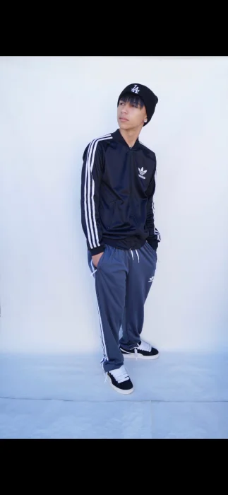 Joggin Soff Frisado Tenns con Linias