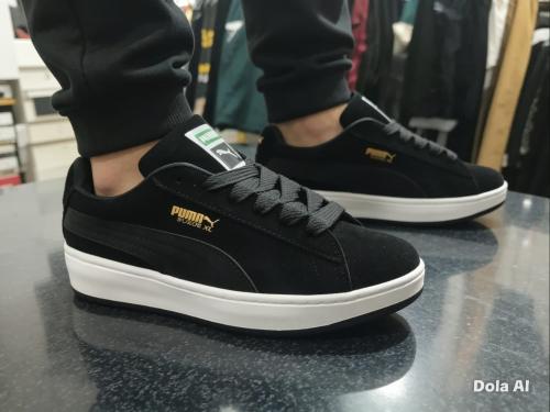 Puma y Adidas Bicolor