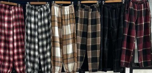 Baggy Cuadrille, Tela de Paño, el Estampado Varía según Cada Corte. .