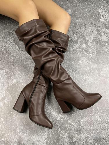 Botas Arrugadas ( 1900)