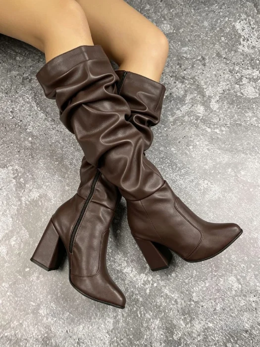 Botas Arrugadas ( 1900)