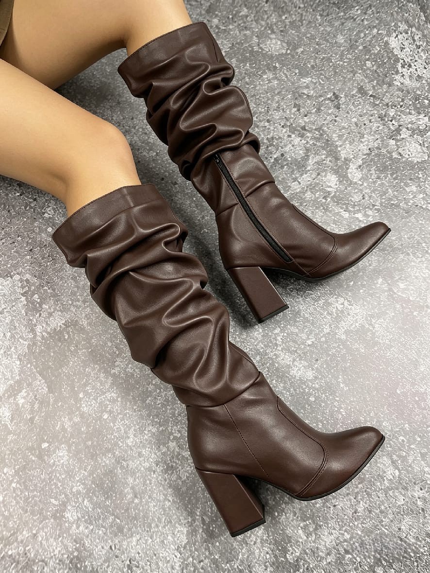 Botas Arrugadas ( 1900) - Imagen 2