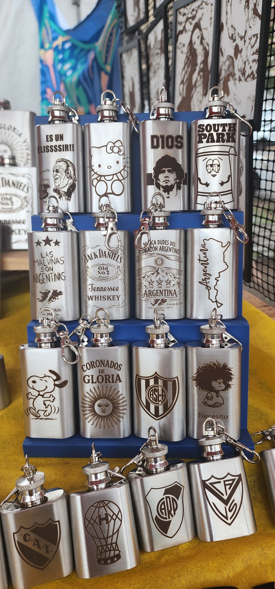 Llavero Mini Petaca. Dia del Amigo. Oferta. - Imagen 2