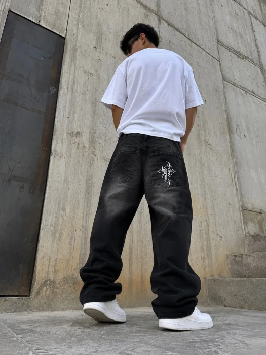 Baggy Negro Bordado Cruz