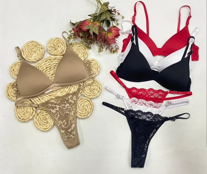 Conjunto Triangulito Lycra C/encaje
