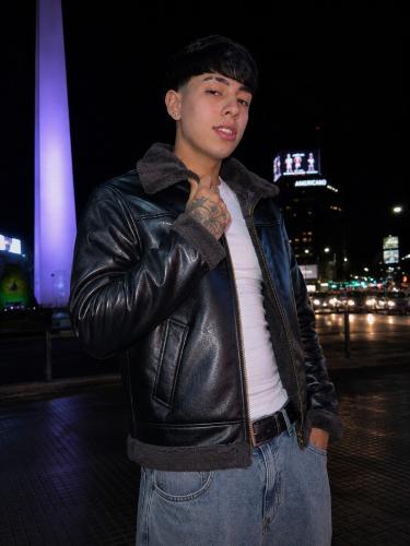 Camera Gamulan Hombre