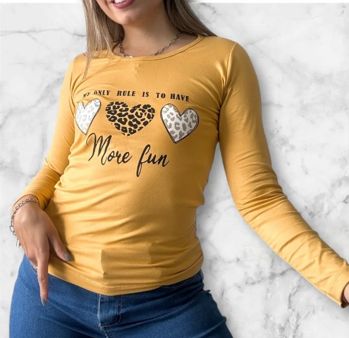 Camiseta More