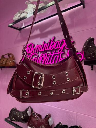 Cartera Mini Bag Baguette Cuero Pu Bordo Negra