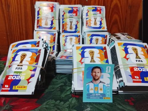 Figurita Panini sobre Blanco