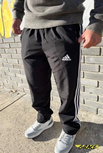 Pantalones Adidas Premium.
