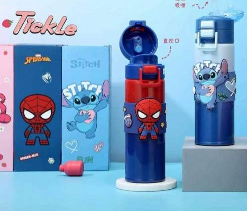 Botella Stich y Spiderman Pin