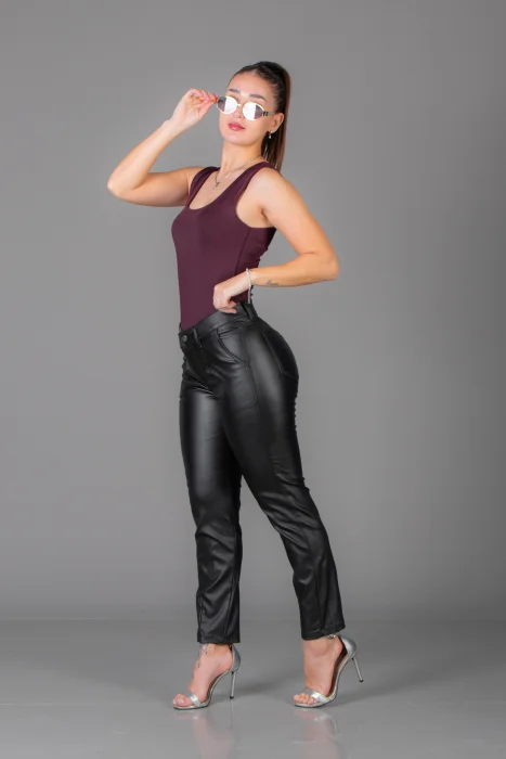 Pantalon Mom Fit Satrero Engomado