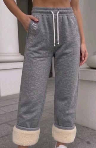 Pantalón Jersey con Corderito y Strass