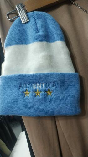Gorrito Lana Bordado Argentina