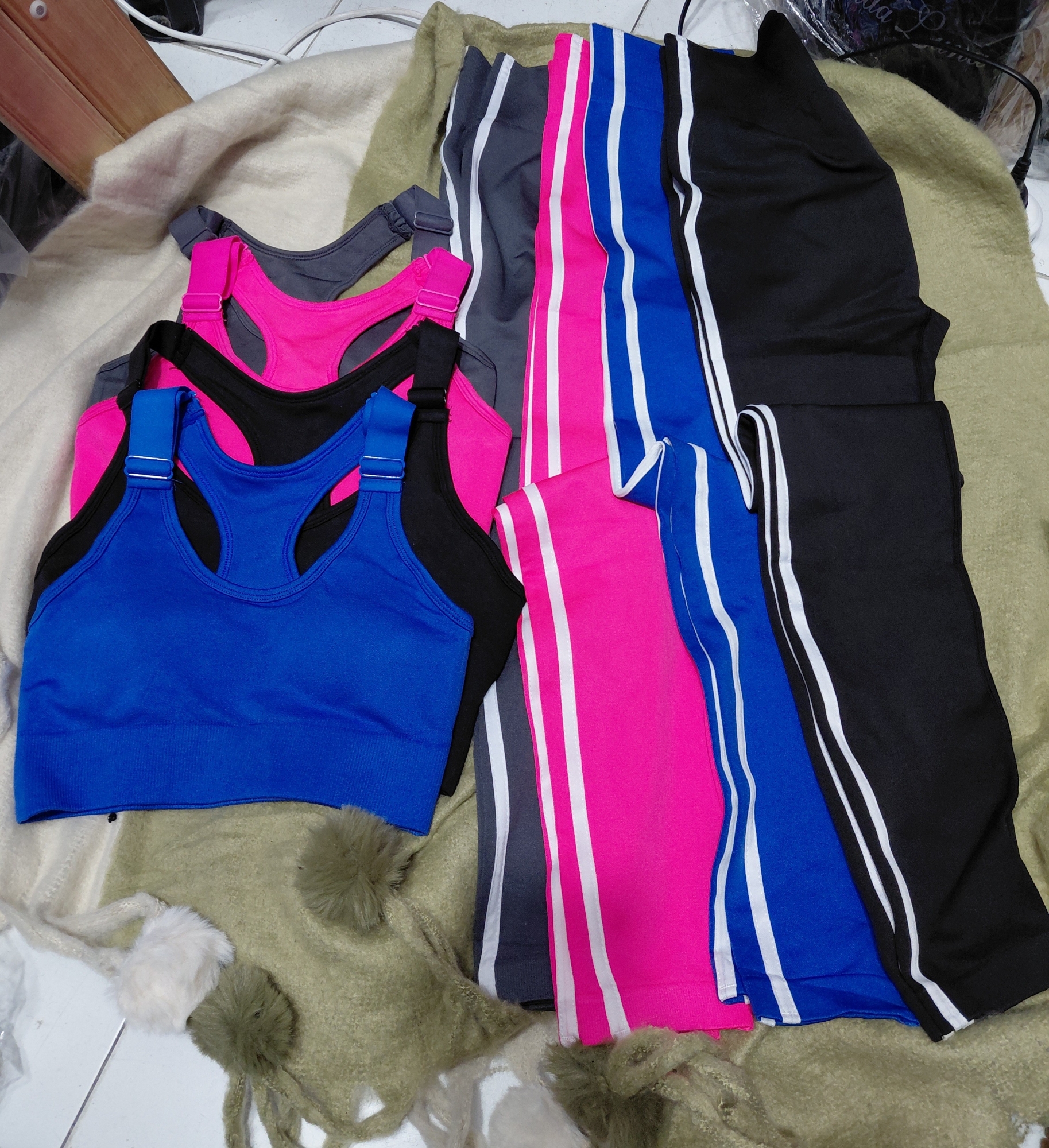 Conjunto Deportivo de Tres Piezas - Imagen 2