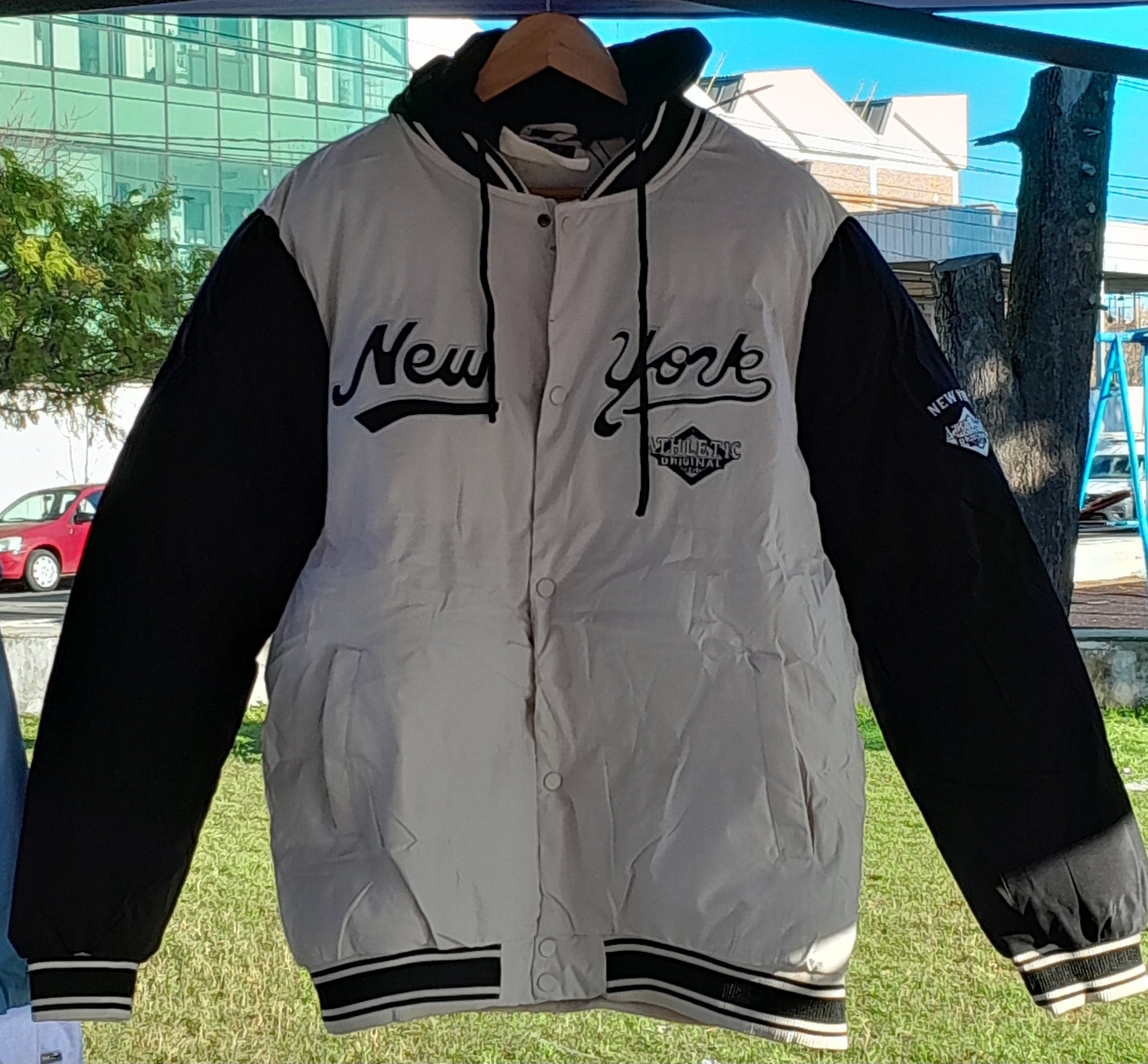 Campera Universitaria Abrigada New York. - Imagen 2