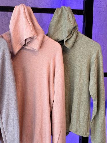 Sweater con Capucha