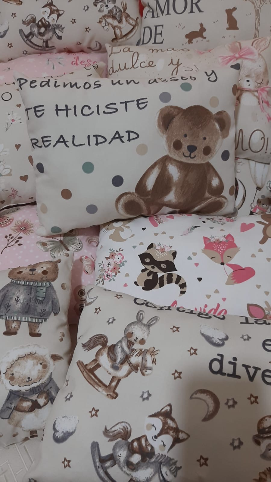 Almohadas Bebe - f8f0eab3-cefc-4f00-952e-462fe2e4eb5b.jpeg