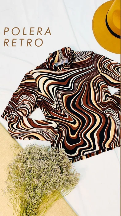 Polera Estampada Manga Larga Retro