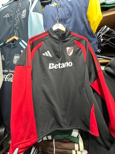 Buzo de River