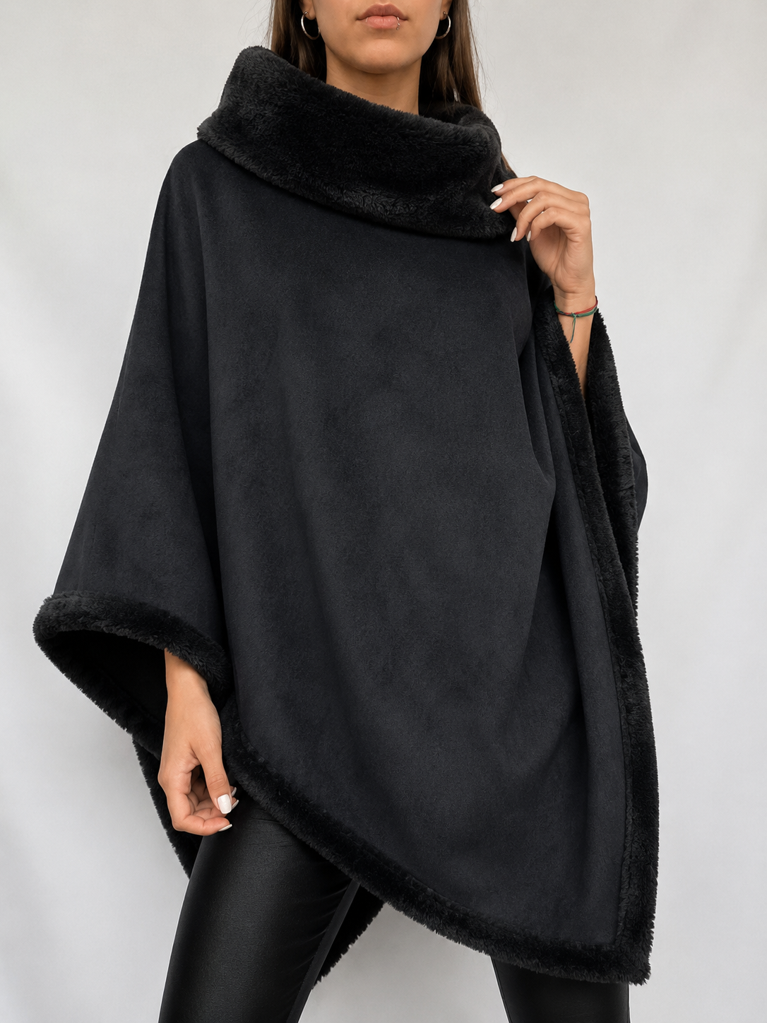 Ponchos de Plush con Corderito - 766B8781-6478-4C71-8705-749DD4807BDE.png
