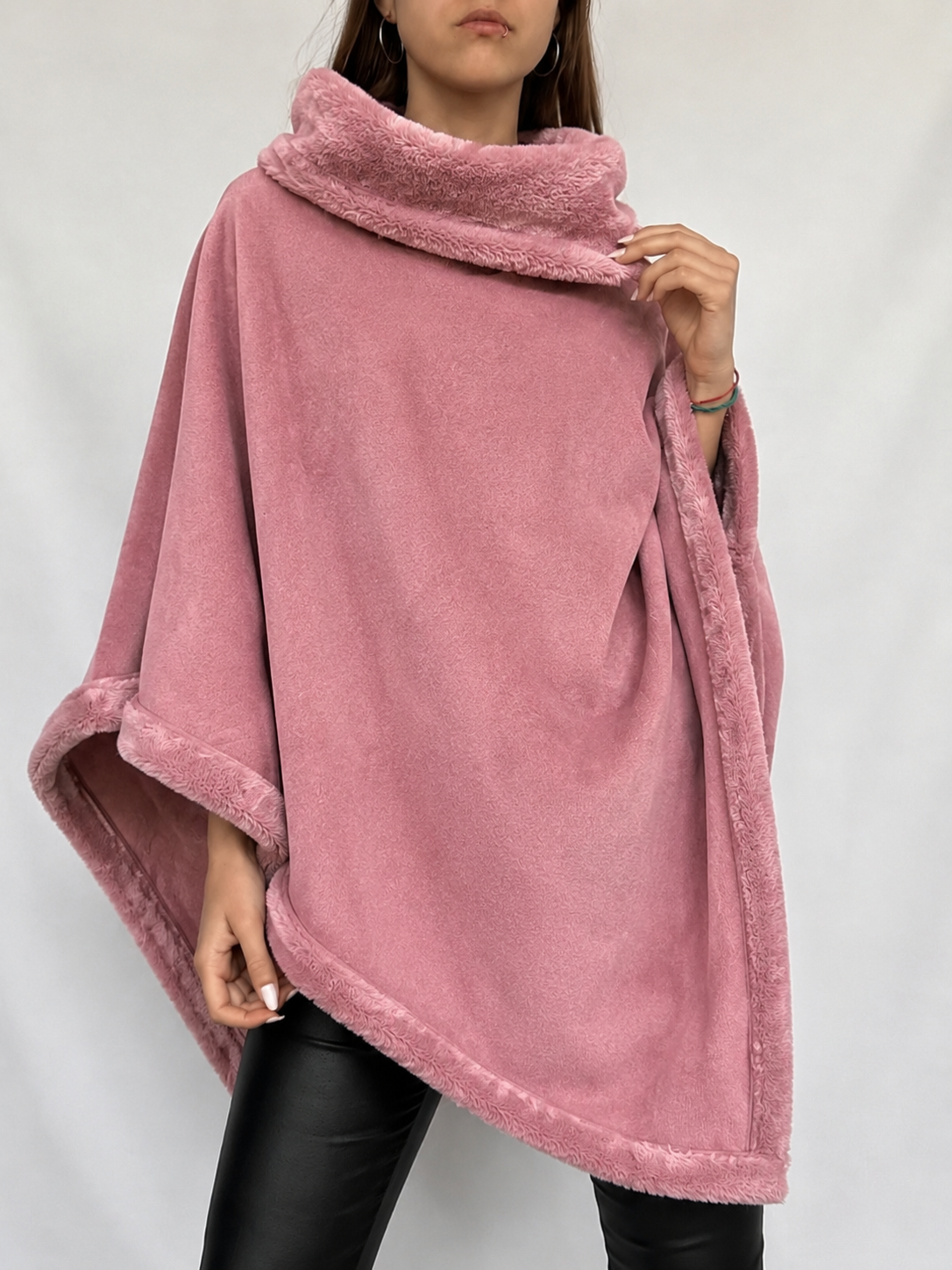 Ponchos de Plush con Corderito - 2D2CCB89-D340-4B9B-BEEF-BCEB2781D932.png