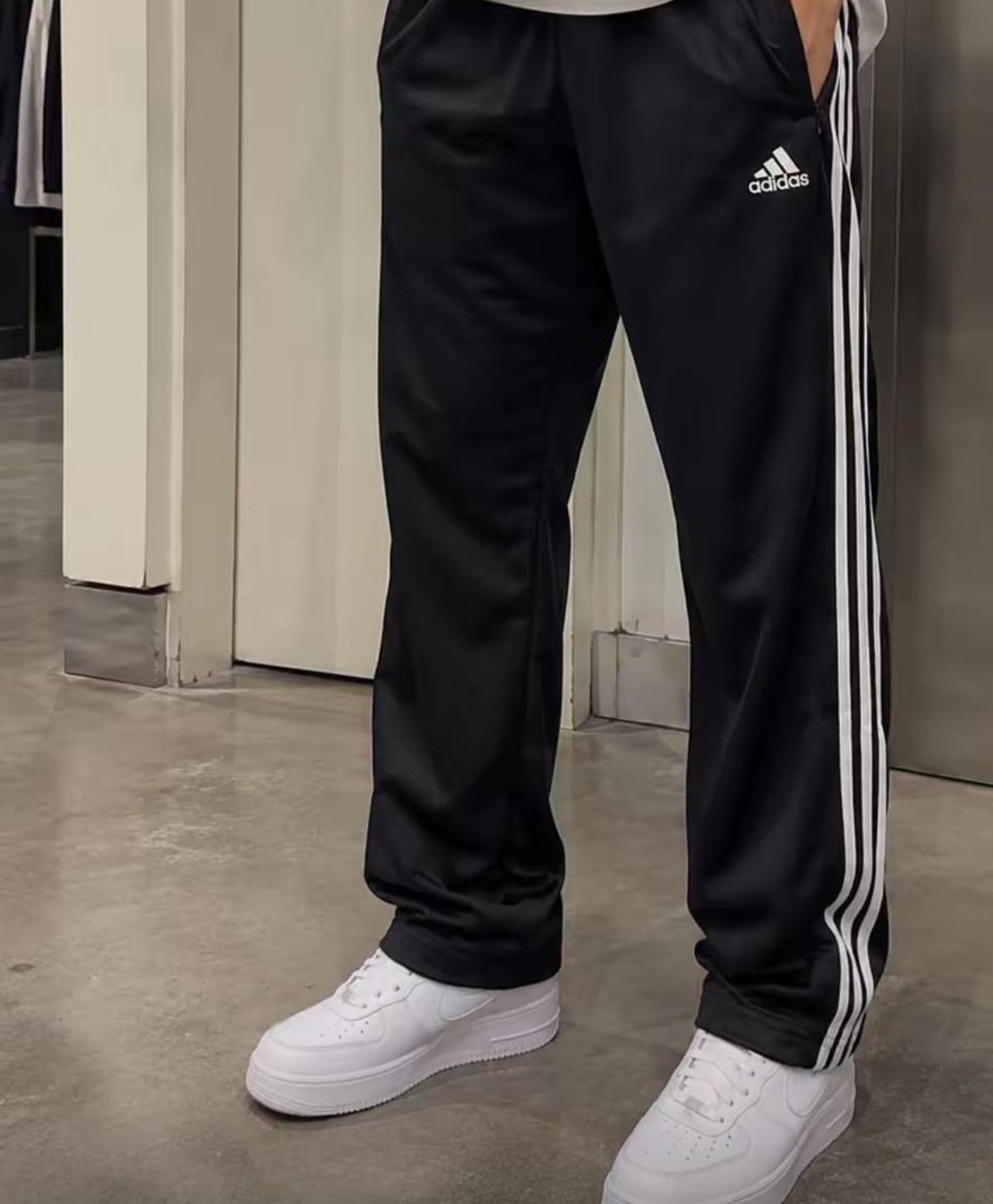 Pantalon Addidas Logo Bordado - Imagen 2