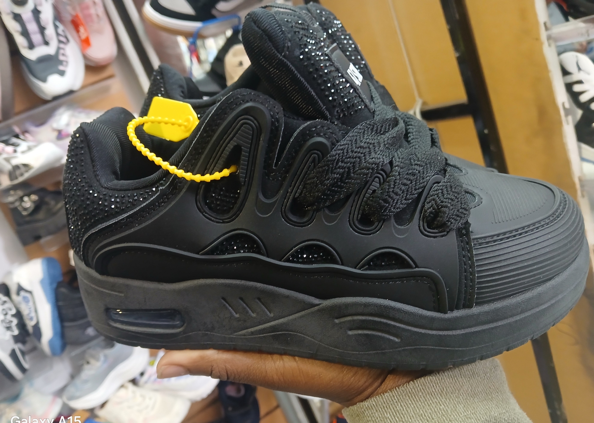 Zapatillas 47  con Brillos - Imagen 3
