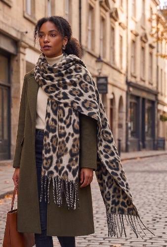 Bufandon Animal Print Cashmere