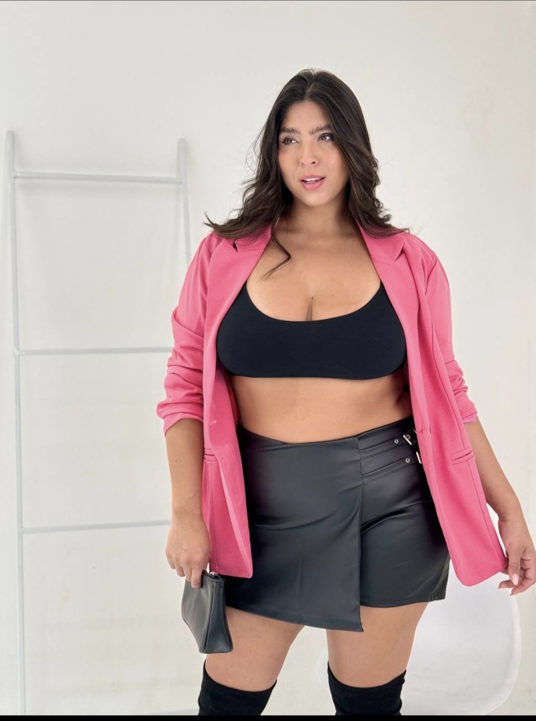 Short Pollera Cuerina 2 Hebillas - Imagen 2