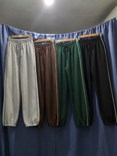 Pantalon con Lineas Baggy Frizado