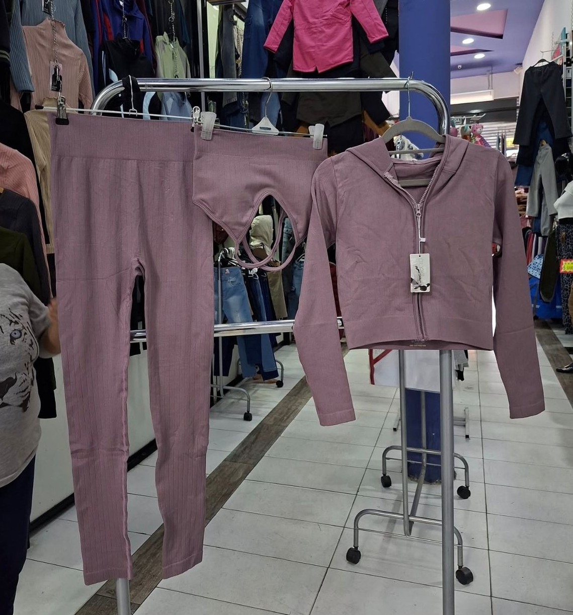 Conjunto de Tres Piezas - Imagen 3