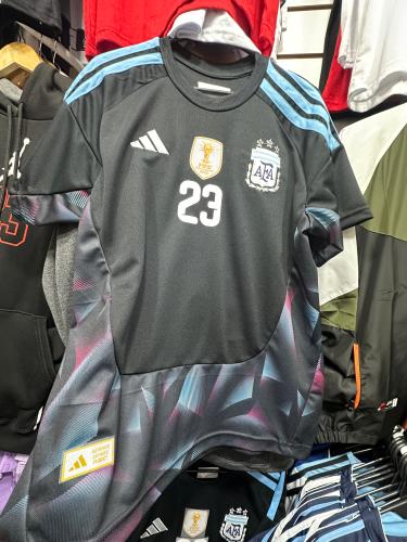 Remera Dibu Martinez