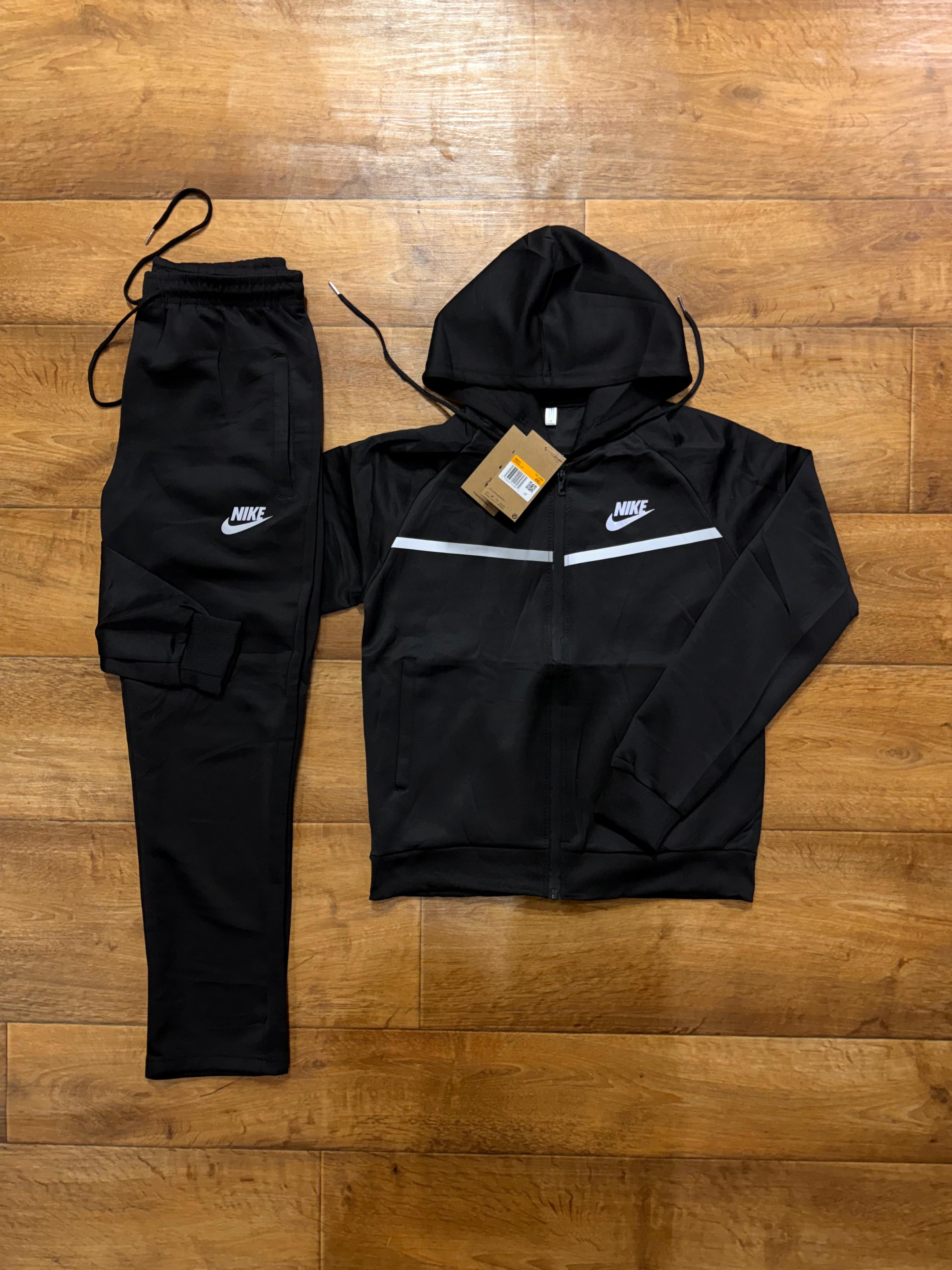 Conjuto Nike Tech - 8b0ffb33-2509-4368-8b46-e2111a801944.jpeg