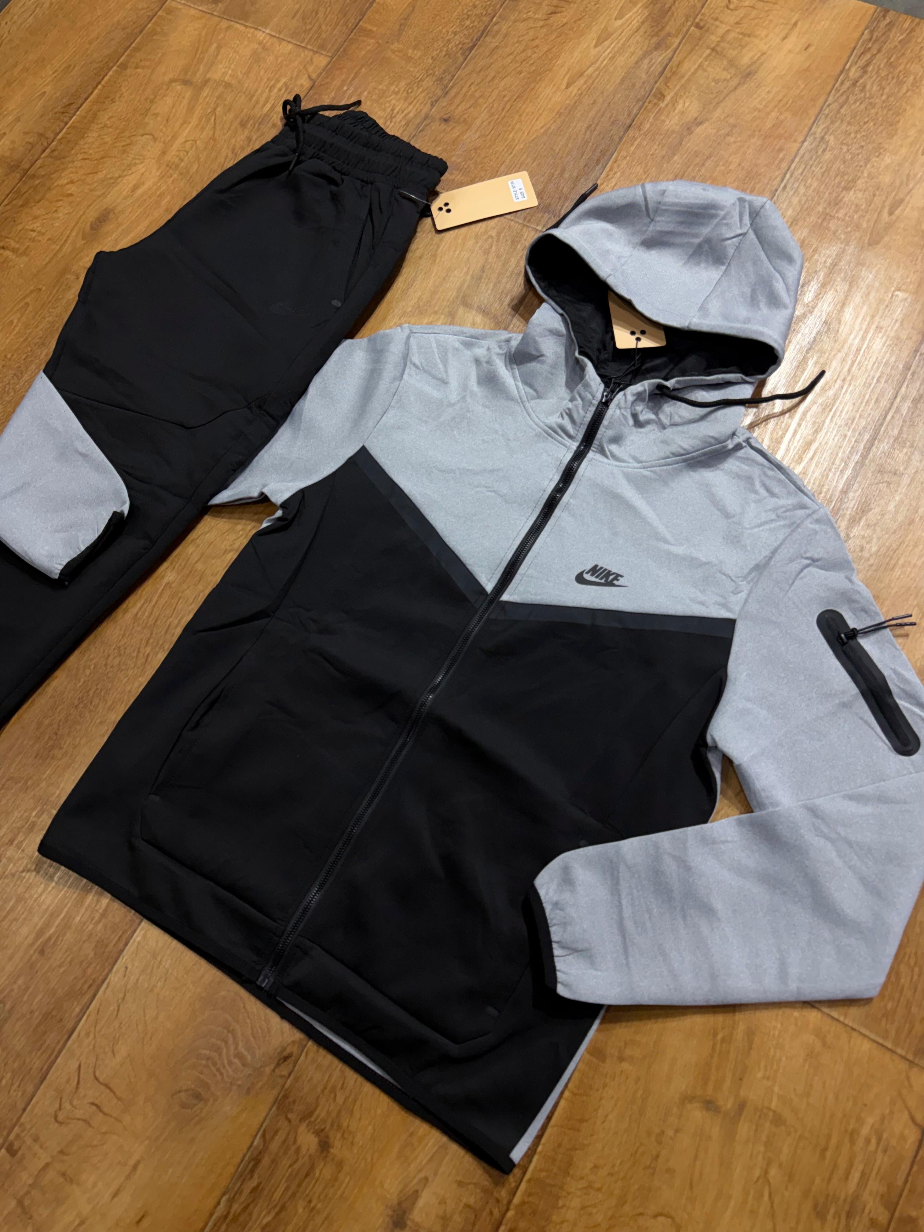 Conjunto Nike Tech Premium - ecbb191a-f4b0-4a40-80ea-9dd7b51f4acc.jpeg