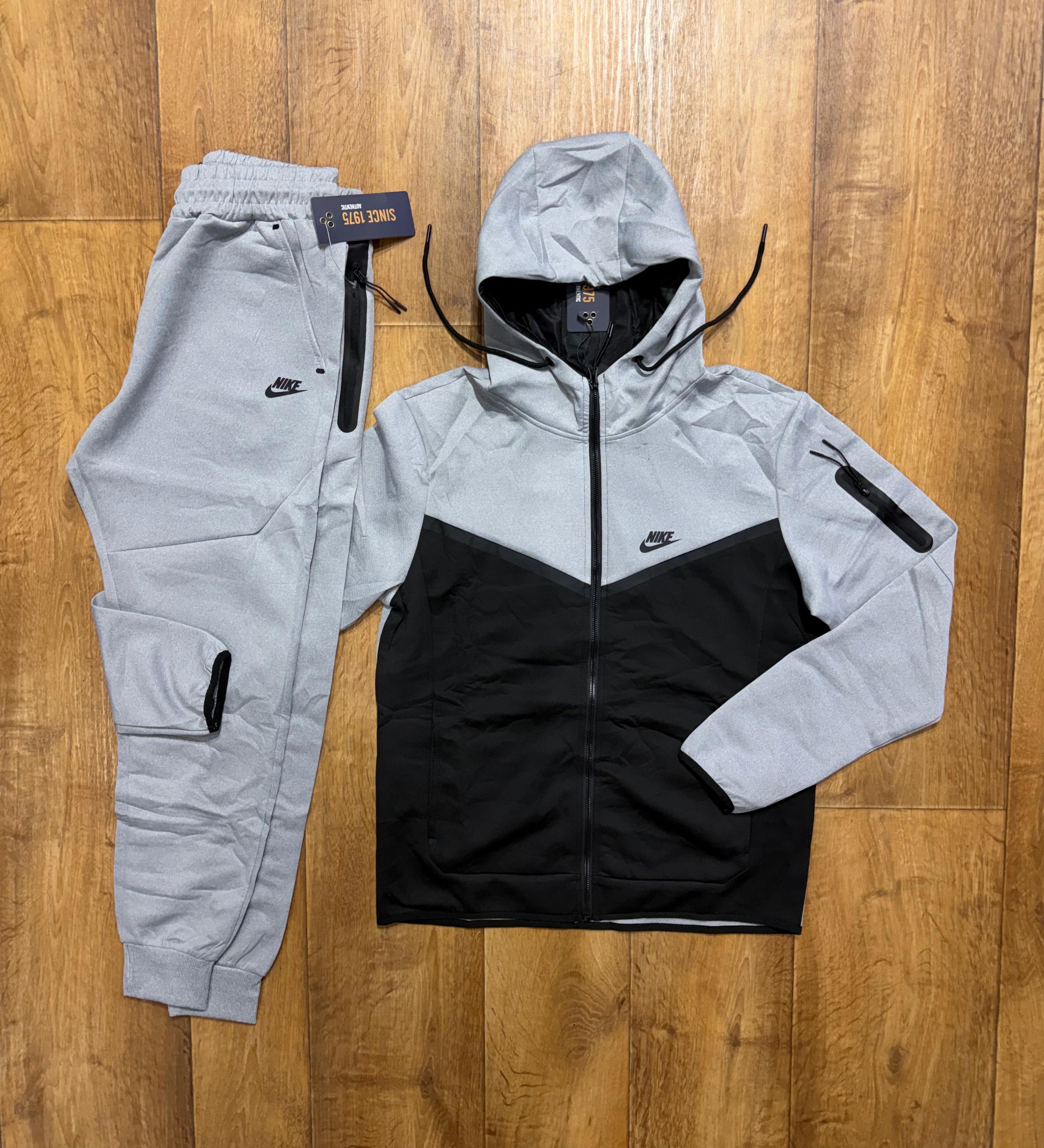 Conjunto Nike Tech Premium - ec94004a-3ac3-427b-aed5-3fbcc853880f.jpeg