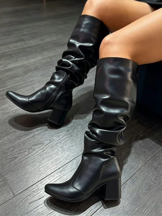 Botas Arrugadas ( Mía)