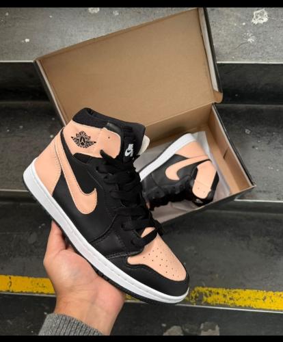 Nike Jordan 1 Pale