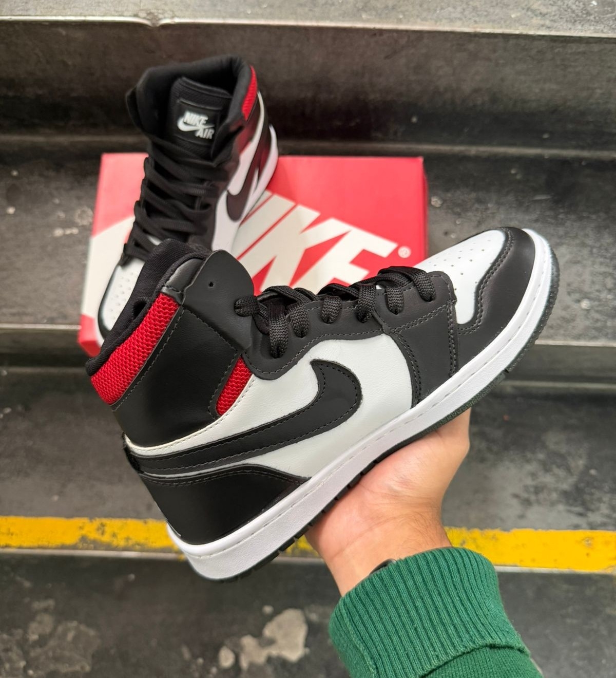 Nike Air Jordan 1 Blackred - Imagen 3