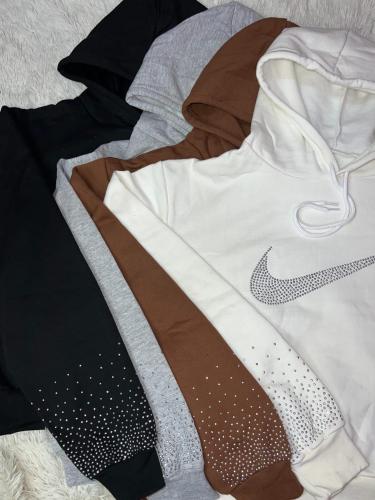 Buzos Nike Stras