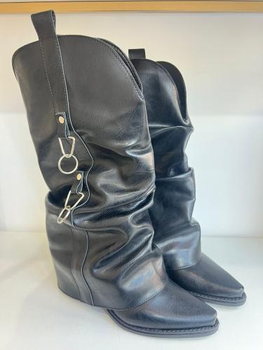 Botas Caña Media Kenia Arrugadas en Negro
