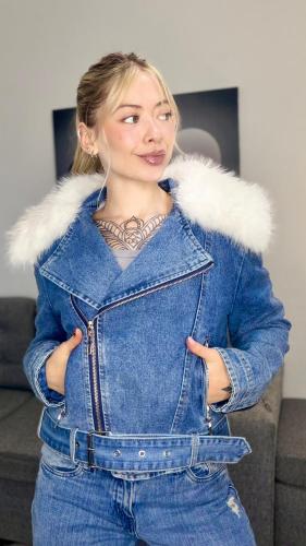 52.000 C/u Campera de Jean 977 Curva