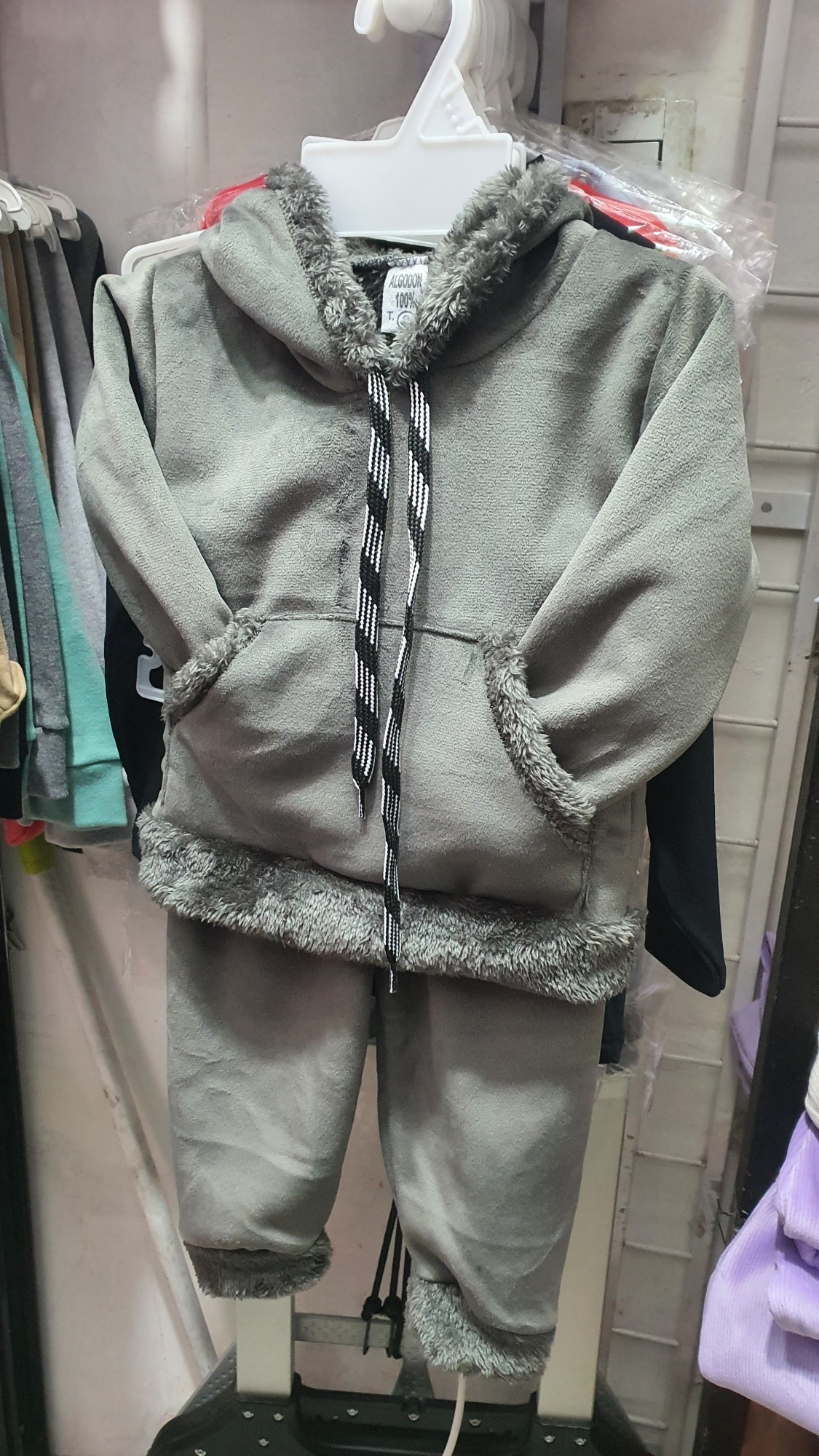 Conjunto Mateo de Plus con Piel - Imagen 3
