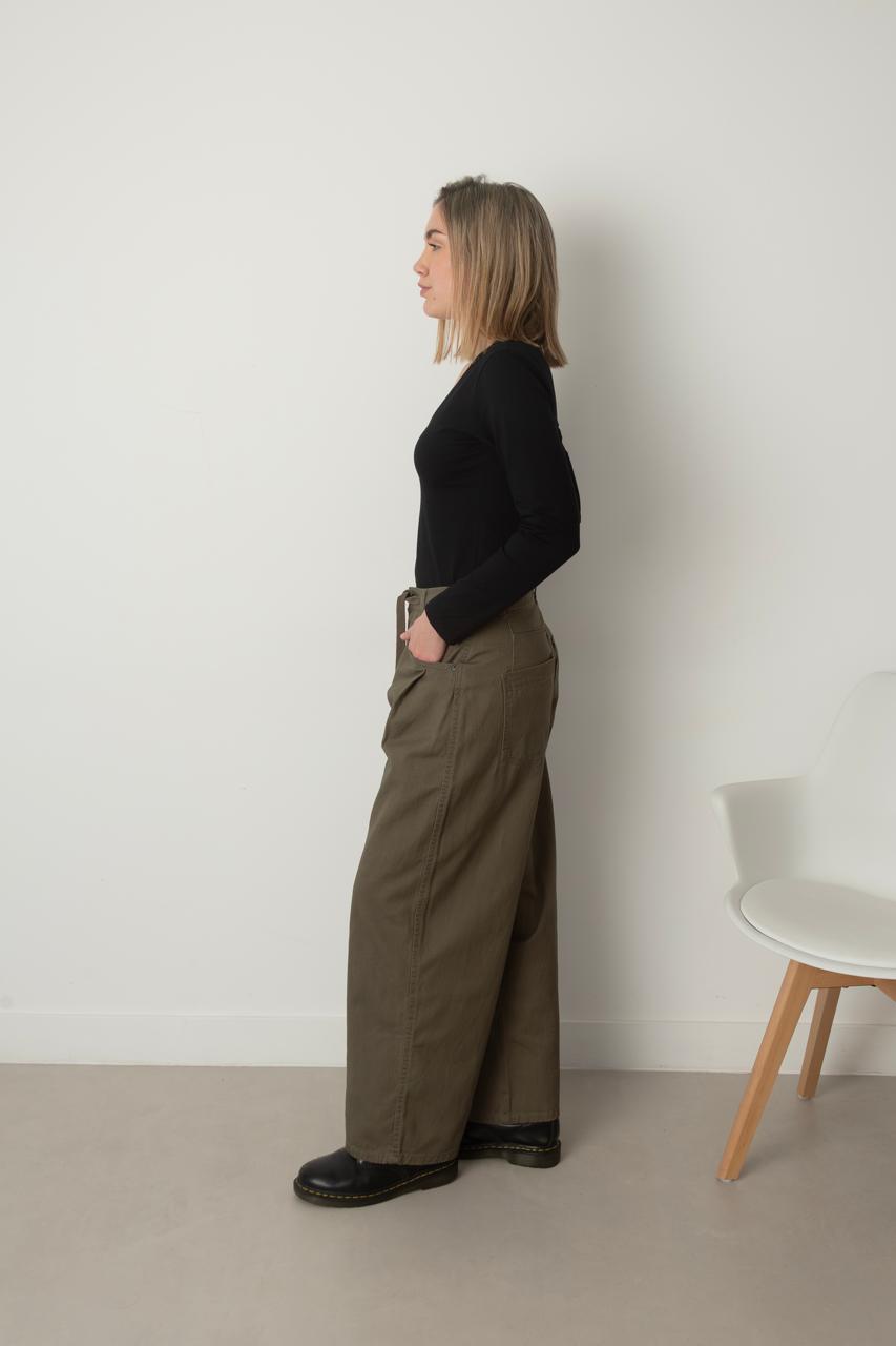 Pantalon Berlin Gabardina - WhatsApp%20Image%202026-07-03%20at%2012.01.19%20PM.jpeg