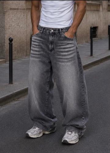 Madariaga - Baggy Gris Localizado con Bigotes