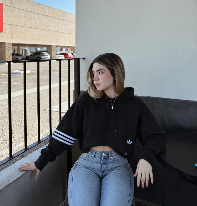 Buzo Crop Adds
