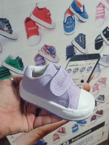 Zapatillas Lila con Abrojos