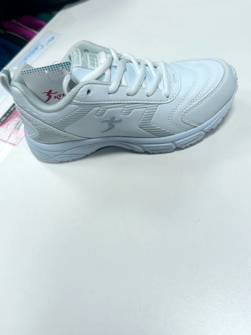 Zapatillas - 4c1e545b-111a-45b5-b290-22ee567797bd.jpeg