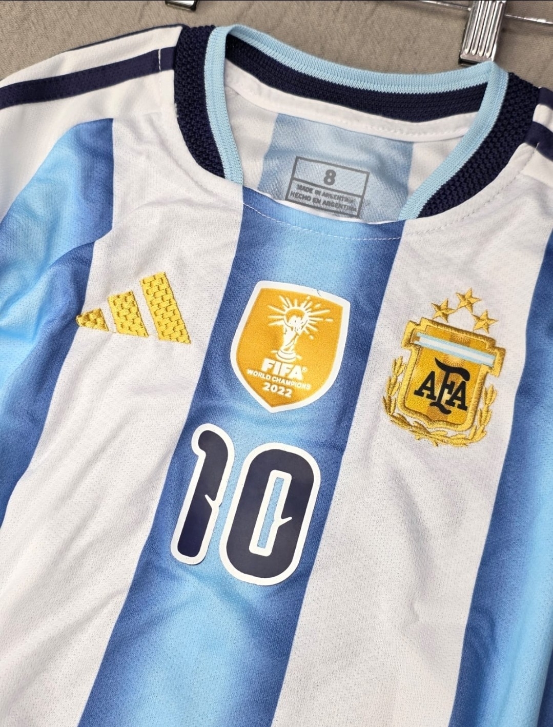Camiseta Argentina Bordada para Varón. - Imagen 3