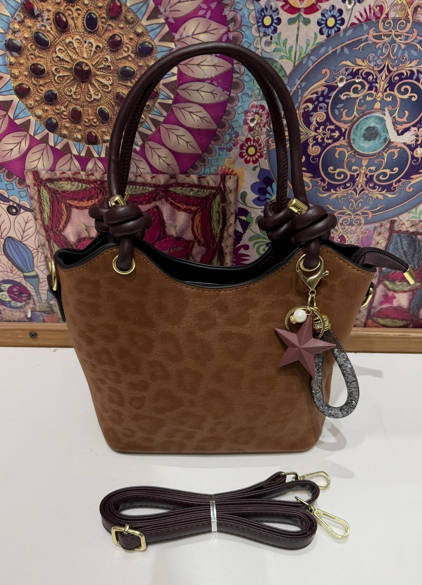 Nuevo Ingreso  de Carterita Morral Gamuzadacon Detalles de Cuero Pu - Imagen 4